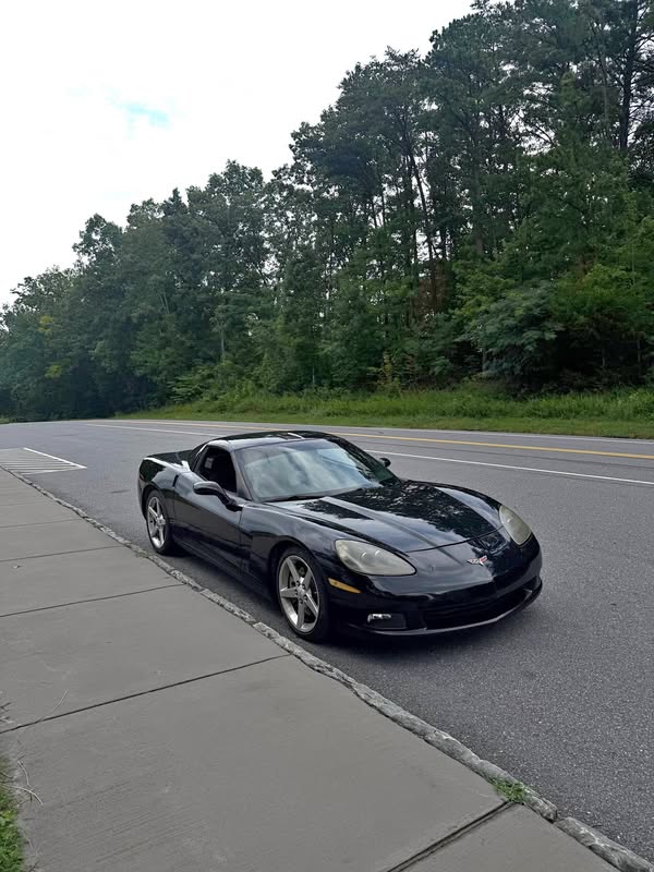 2005 Chevrolet Corvette - Hatchback Coupe 2D