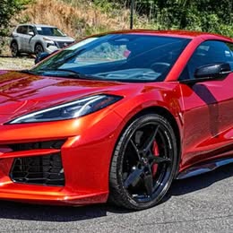 2025 Chevrolet CORVETTE E-RAY HYBRID  2LZ  (CLEAN CARFAX!! 1 OWNER!! UNDER WARRANTY WITH CHEVEROLET!! EXCELLENT GAY MILEAGE!! THE CORVETTE YOU CAN DRIVE EVERYDAY!!)