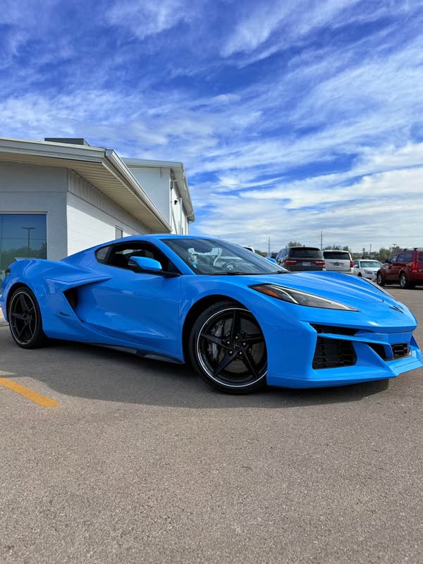 2025 Chevrolet Corvette E-Ray Coupe 2D