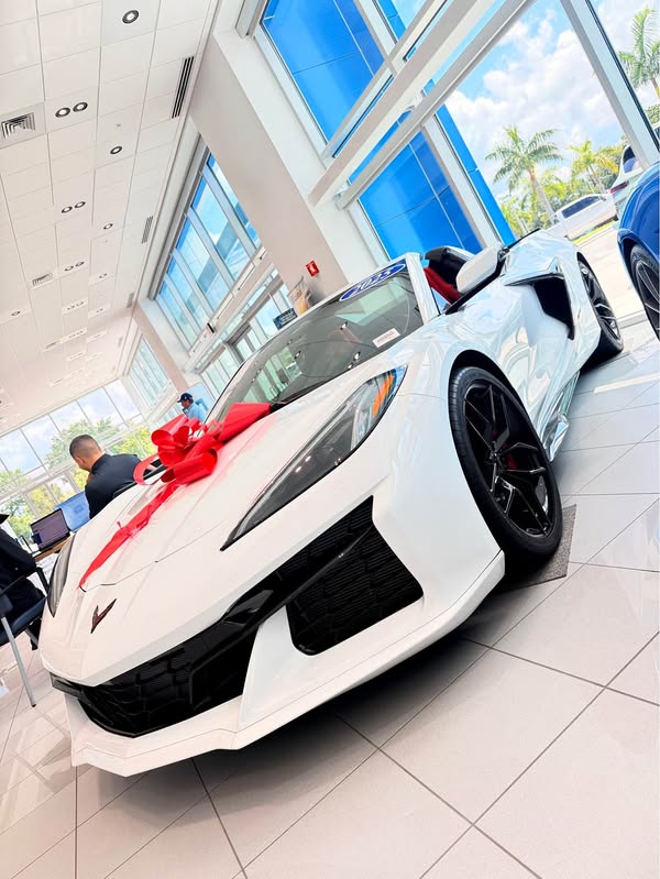 2025 Chevrolet Corvette - Z06 1LZ \ud83d\udea84,955 miles