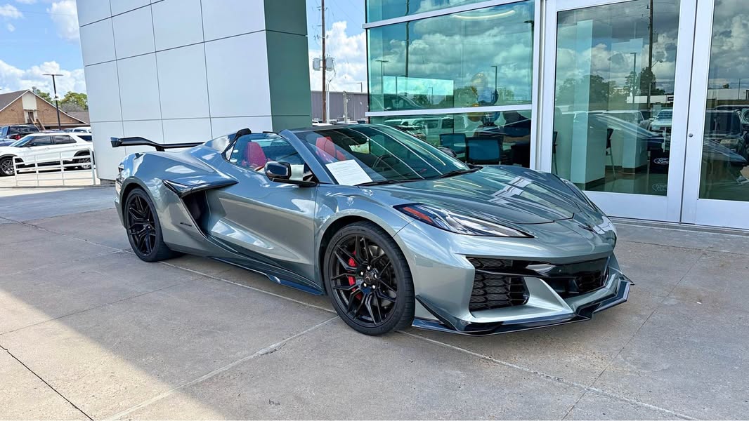 2023 Chevrolet Corvette - Z06 Convertible 2D
