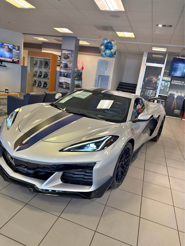 2027 Chevrolet Corvette - Grand Sport Convertible 2D