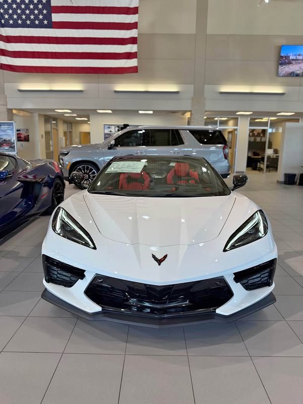 2027 Chevrolet Corvette - Stingray 2LT