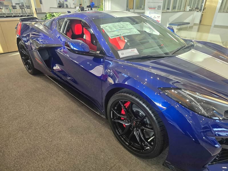 2027 Chevrolet Corvette - Grand Sport Coupe 2D