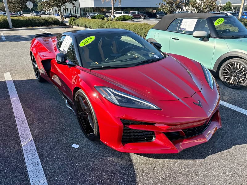 2025 Chevrolet Corvette - E-Ray Convertible 2D