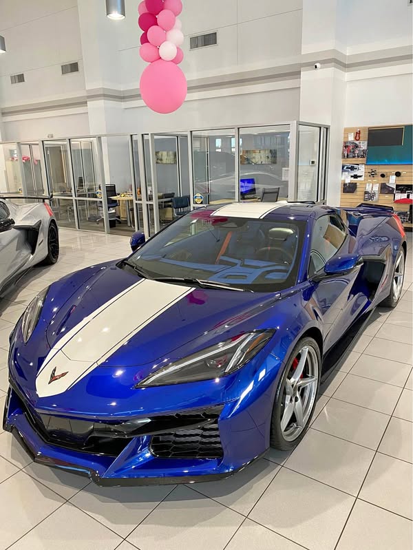 2027 Chevrolet Corvette - Grand Sport Convertible 2D