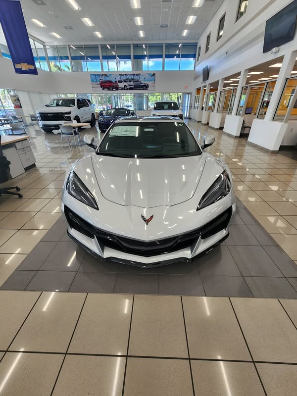 2027 Chevrolet Corvette Grand Sport Coupe 3LT - Blade Silver