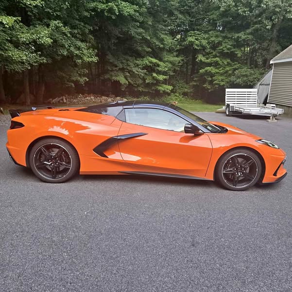 2022 Chevrolet Corvette - Stingray Z51 Convertible 2D