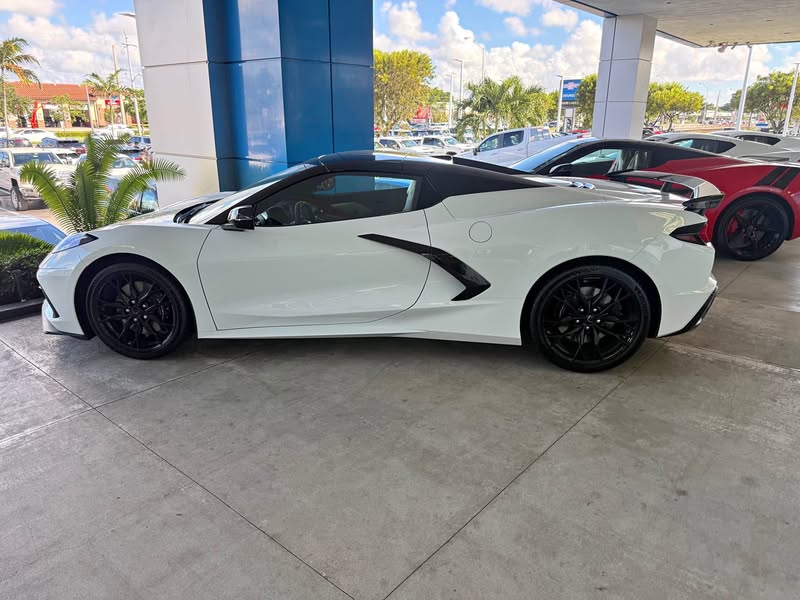 2027 Chevrolet Corvette - Stingray 2LT