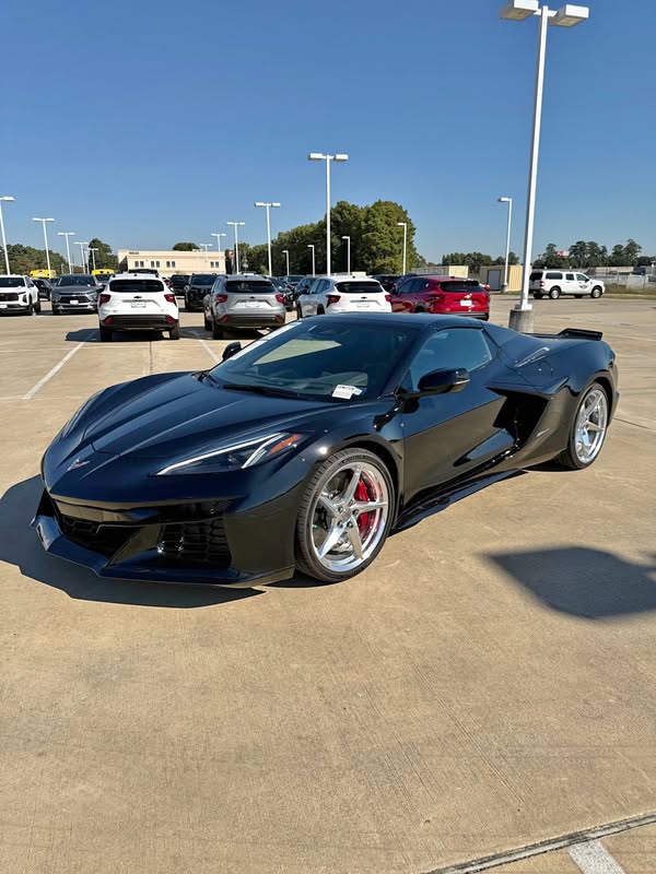 2025 Chevrolet Corvette - E-Ray Convertible 2D