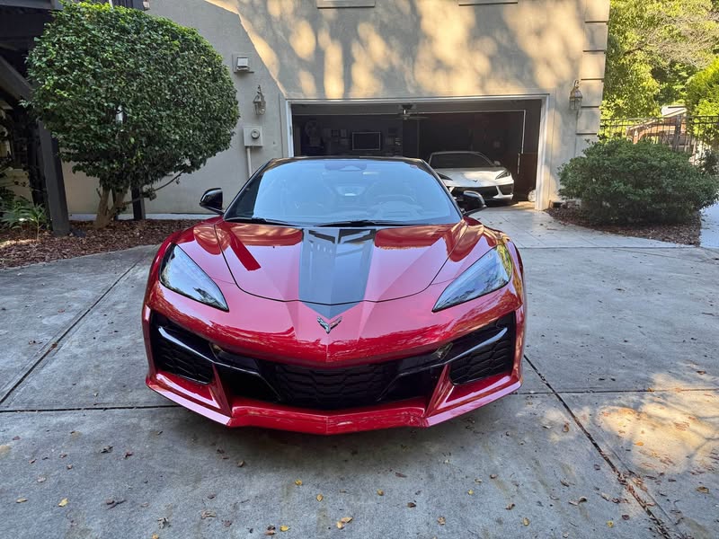 2025 Chevrolet Corvette - E-Ray Convertible 2D