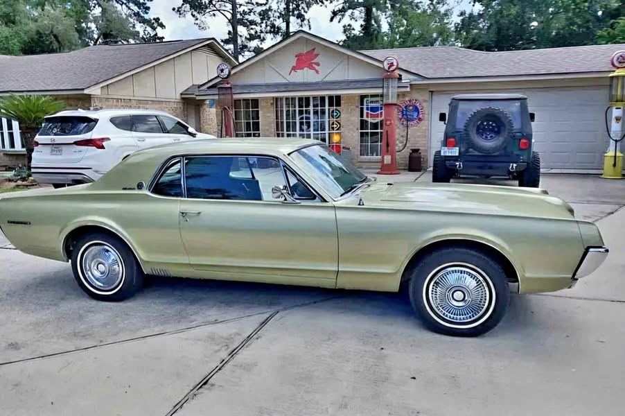 1967 Mercury Cougar - Coupe 2D