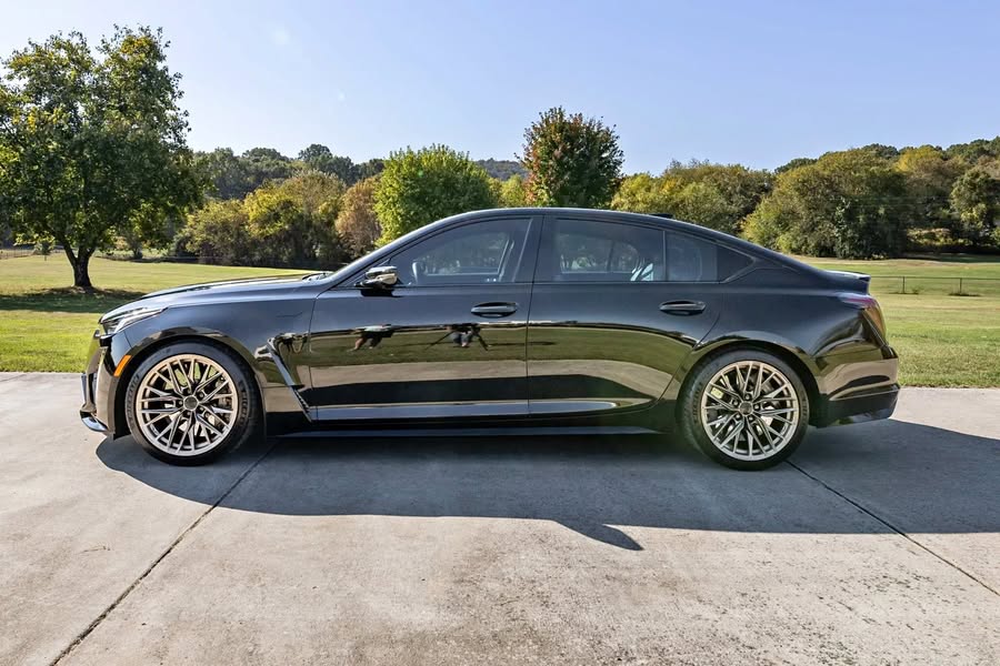 2023 Cadillac CT5-V Blacwing