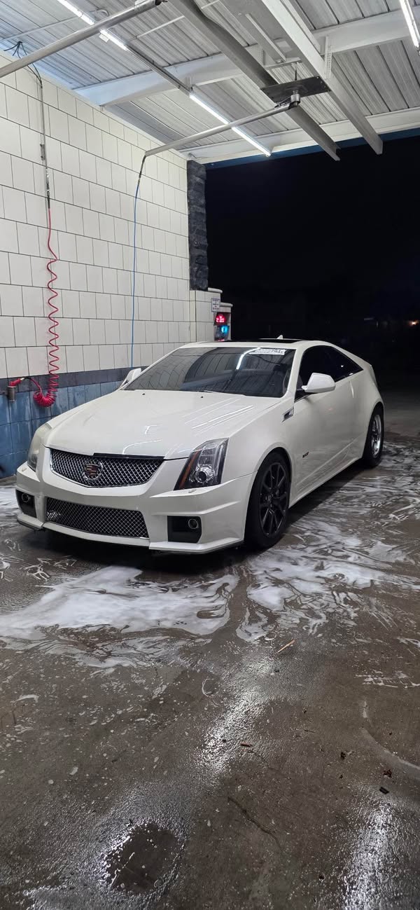 2013 Cadillac CTS-V - coupe