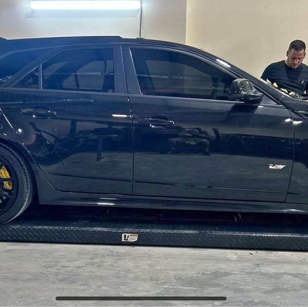 2013 Cadillac CTS-V - Hi have a mint ctsv wagon mint v