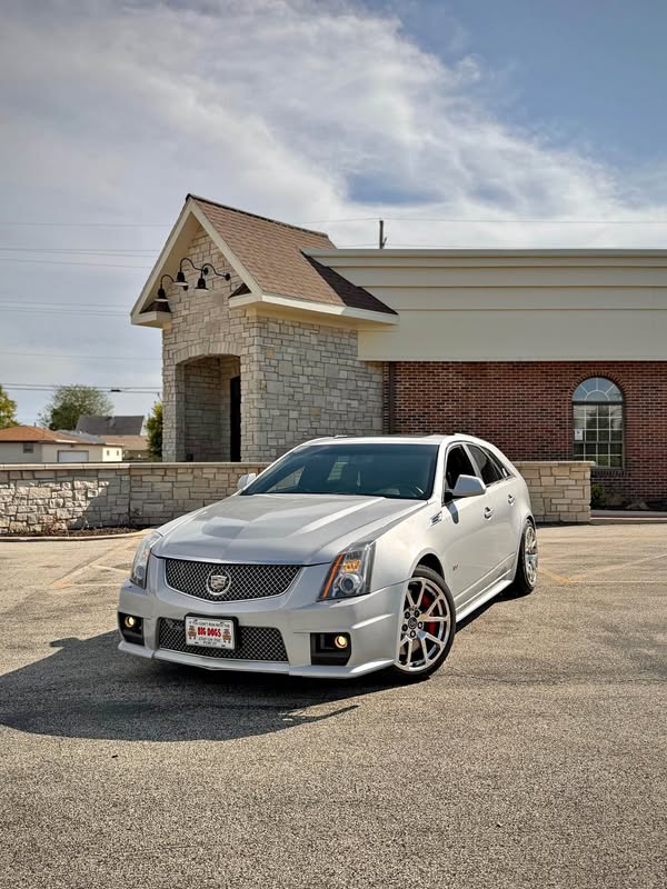 2012 Cadillac CTS-V - Manual Wagon