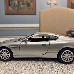 2015 Aston Martin DB9 - Volante Convertible 2D