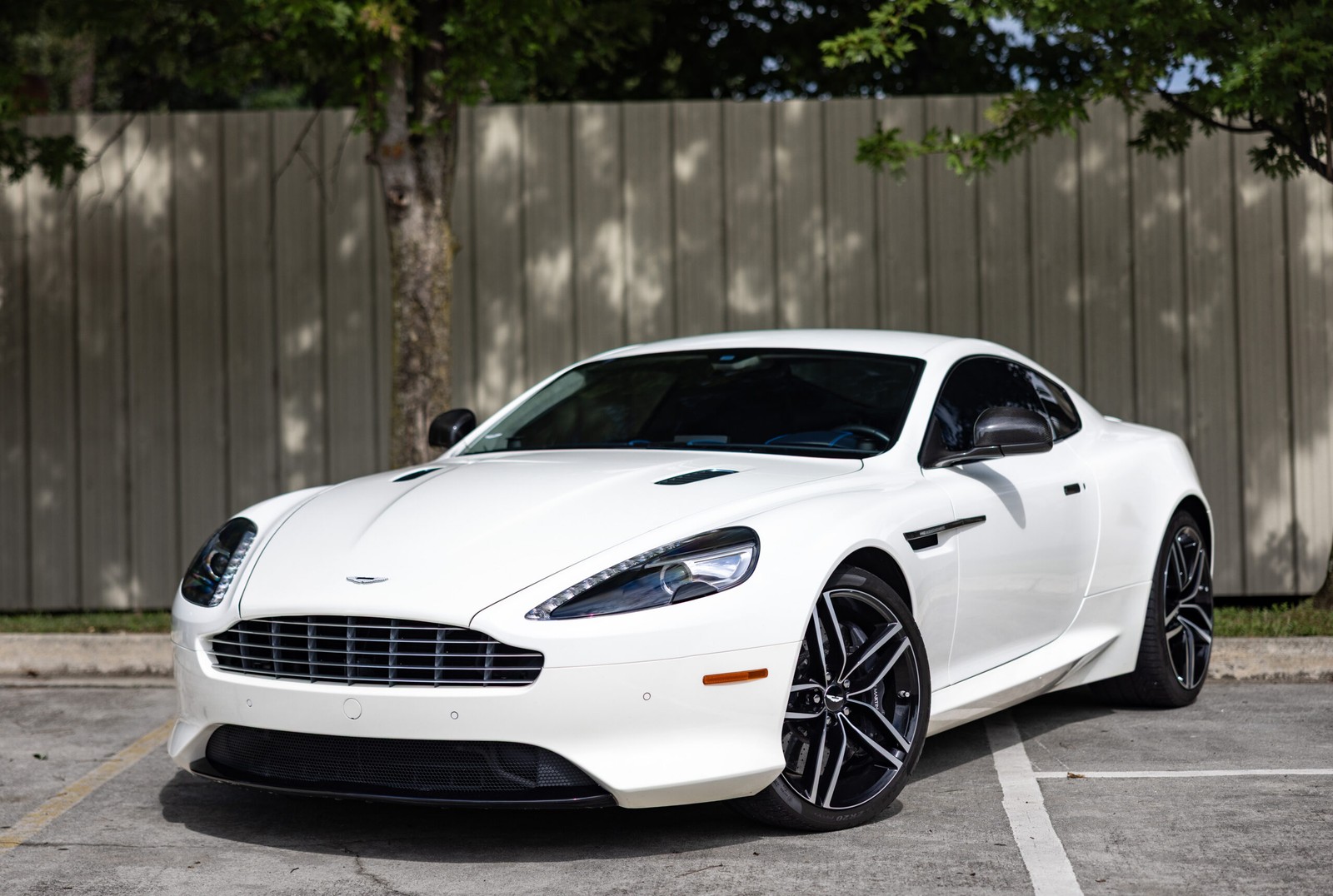 2016 Aston Martin DB9 GT