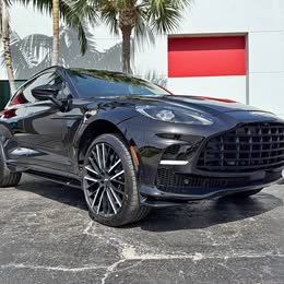 2023 Aston Martin dbx 707