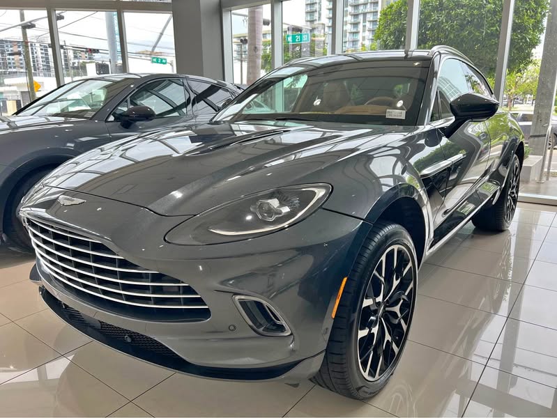 2023 Aston Martin DBX
