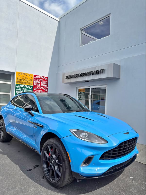 2021 Aston Martin DBX - 1\/500 Edition