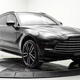 2023 Aston Martin DBX 707