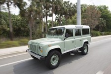 1999 LAND ROVER DEFENDER 110 5-DOOR  TD5 HERITAGE - (FRAME-OFF RESTORATION)