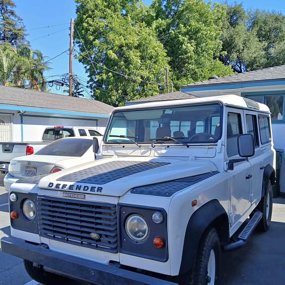 1993 Land Rover Defender 110 - Sport Utility 4D