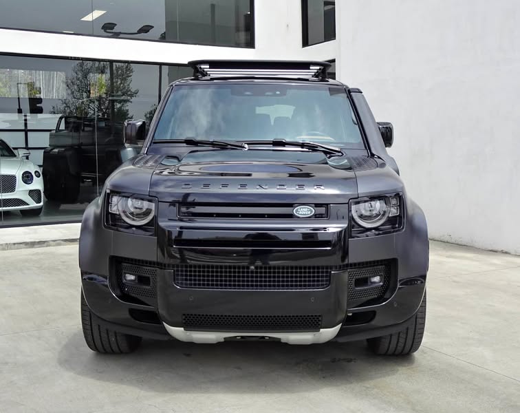 2022 Land Rover Defender 110 - X Sport Utility 4D
