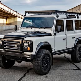 2024 Land Rover Defender 90 - X-Dynamic SE Sport Utility 2D