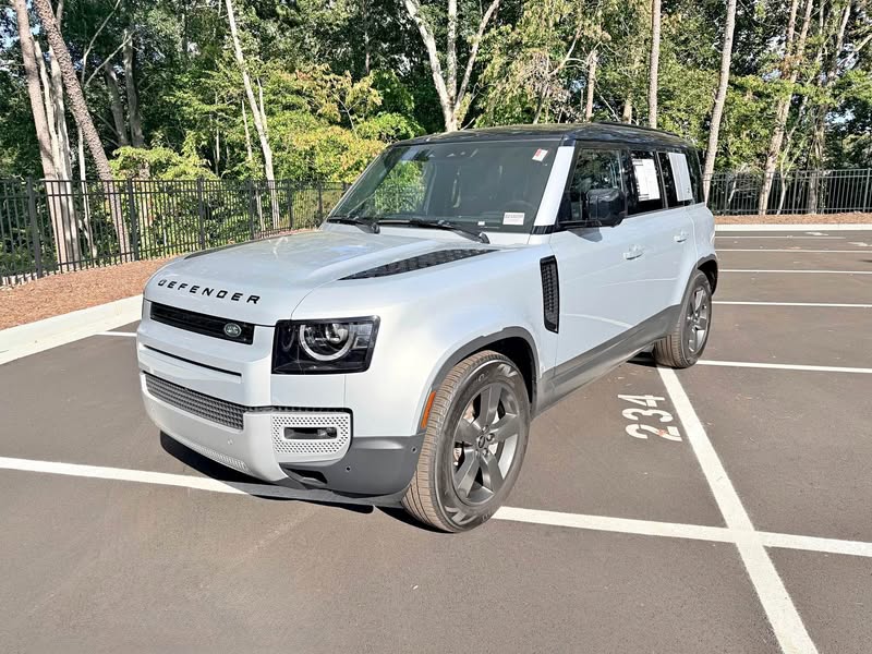 2024 Land Rover Defender 110 - Standard (2023.5) Sport Utility 4D