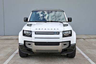 2024 Land Rover Defender 130 - X-Dynamic SE Sport Utility 4D
