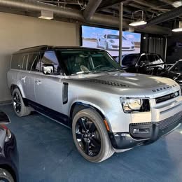 2023 Land Rover Defender 130 X-Dynamic SE