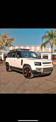 2022 Land Rover Defender 110 - X-Dynamic SE Sport Utility 4D