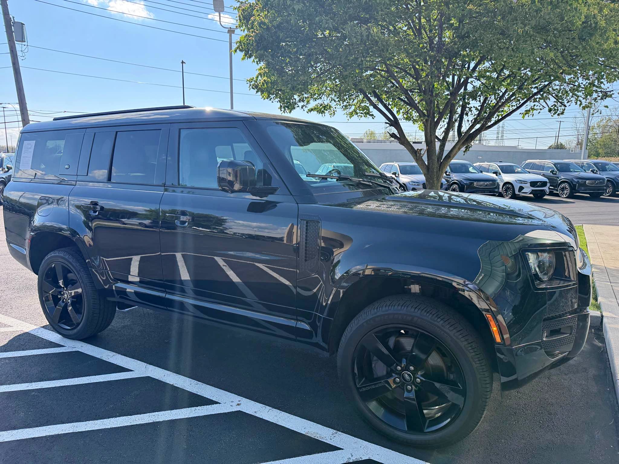2023 Land Rover Defender 130 X-Dynamic SE Sport Utility 4D