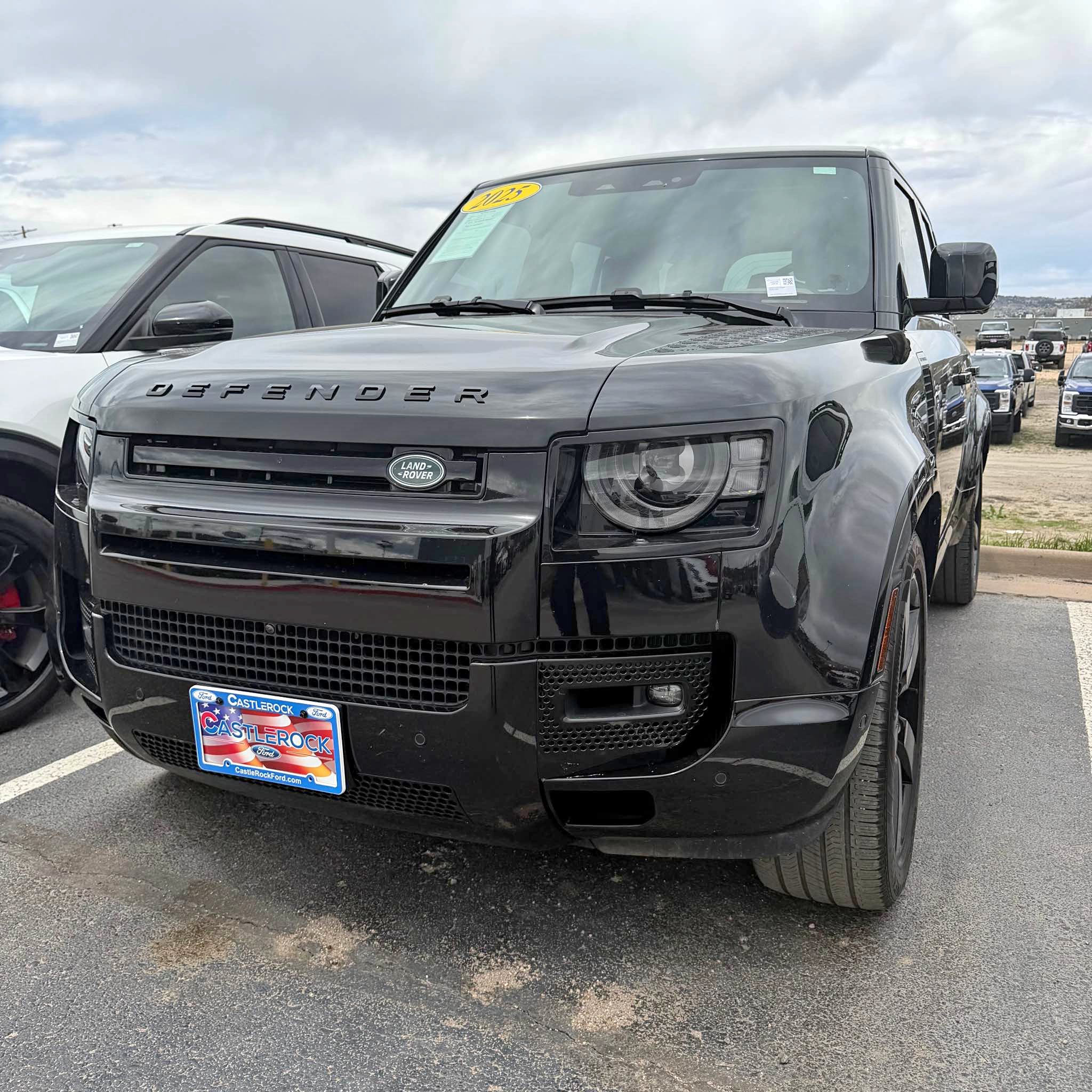 2025 Land Rover defender x-dynamic se