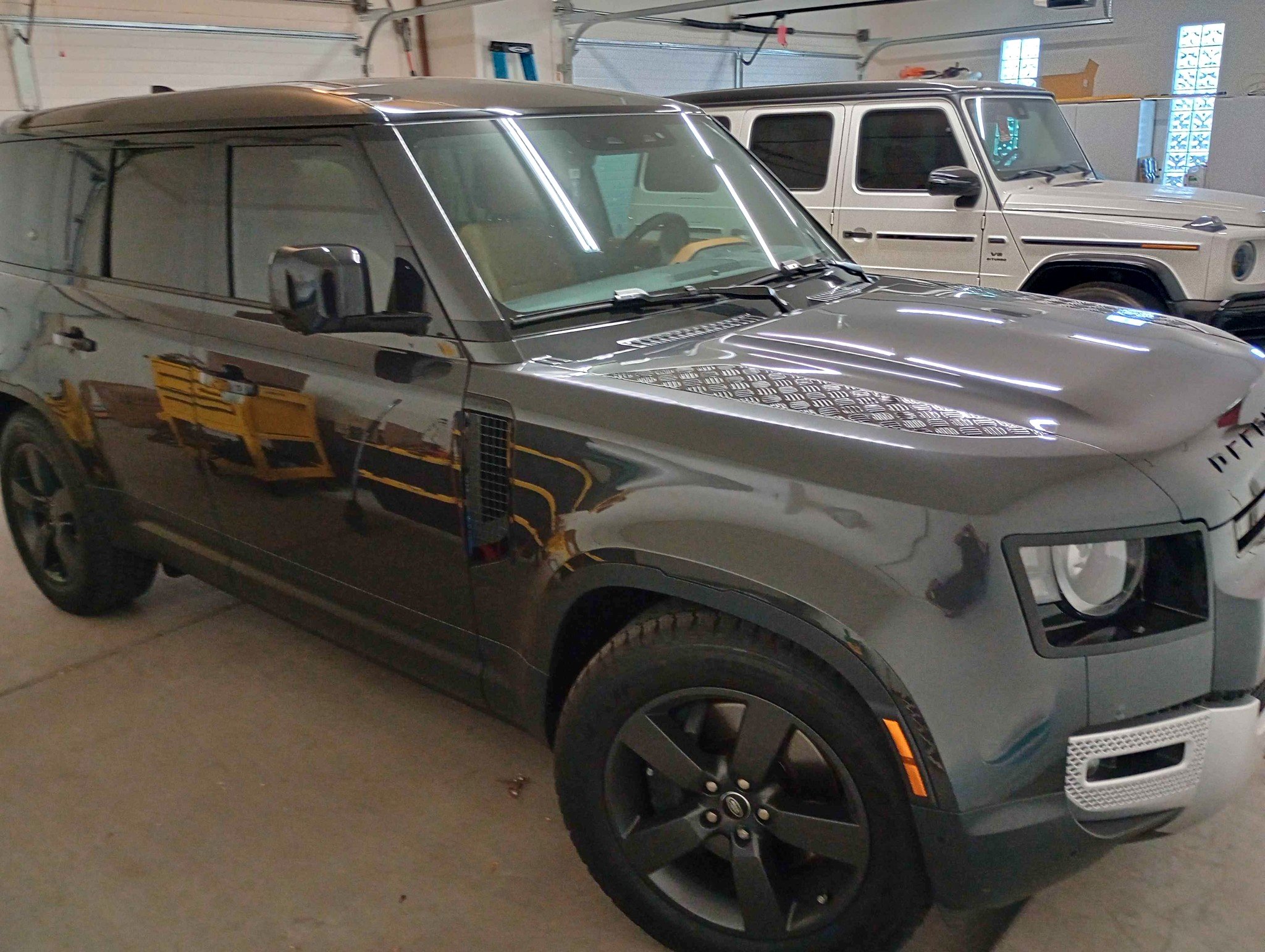 2024 Land Rover Defender 110 - SE (2023.5) Sport Utility 4D