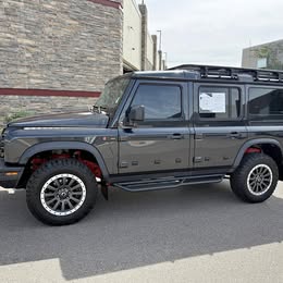 2024 Land Rover Defender 130 - SE Sport Utility 4D