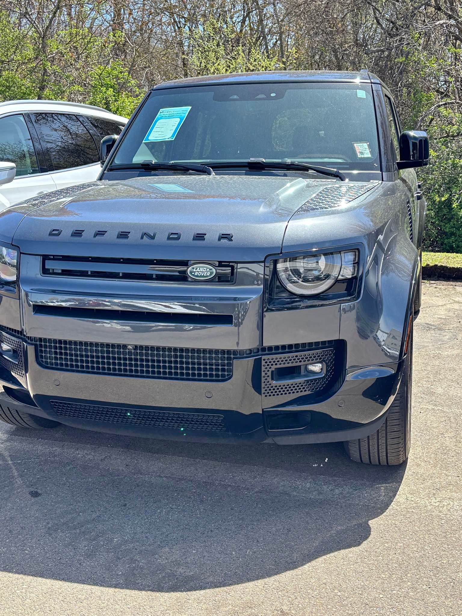 2024 Land Rover Defender 110 - X-Dynamic SE Sport Utility 4D
