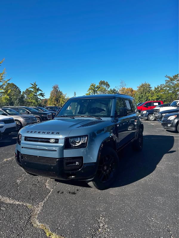 2024 Land Rover Defender 110 - X-Dynamic SE Sport Utility 4D