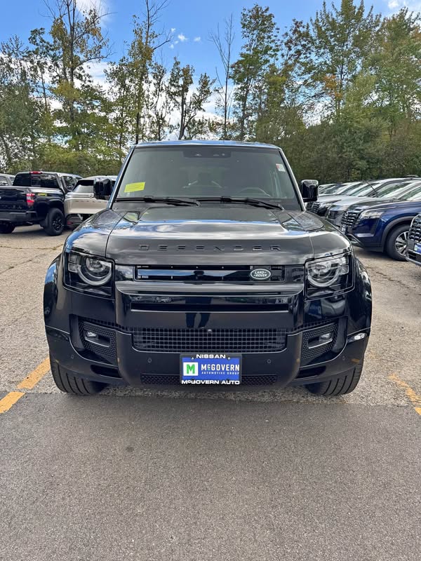 2025 Land Rover Defender 130 - X-Dynamic SE Sport Utility 4D