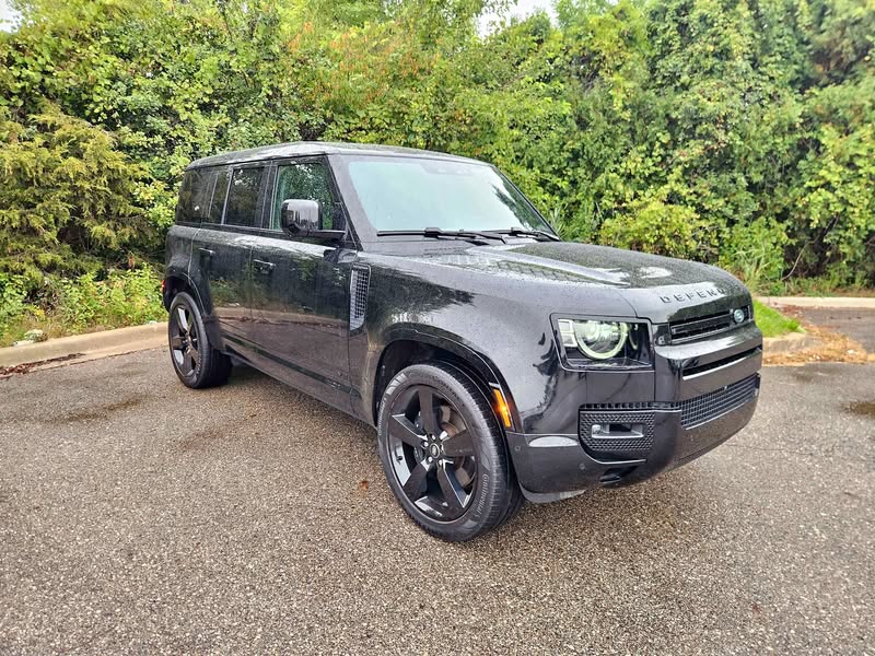 2024 Land Rover Defender 110 - V8 Sport Utility 4D