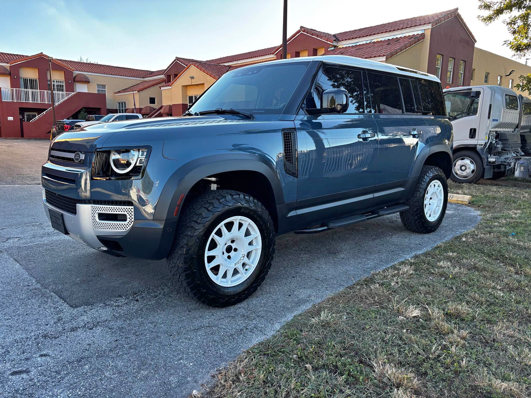 2023 Land Rover Defender 110 - 30th Anniversary Edition Sport Utility 4D
