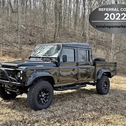 2022 Land Rover Defender 110 - X-Dynamic HSE Sport Utility 4D