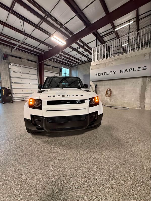 2024 Land Rover Defender 110 - X-Dynamic SE