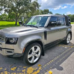 2023 Land Rover defender 6c hybrid 4d