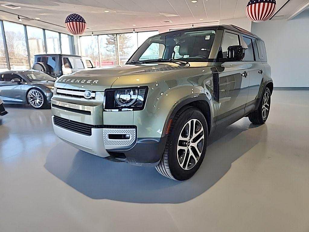 2022 Land Rover Defender 110 - SE Sport Utility 4D