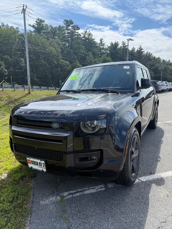 2024 Land Rover Defender 110 - X-Dynamic SE Sport Utility 4D