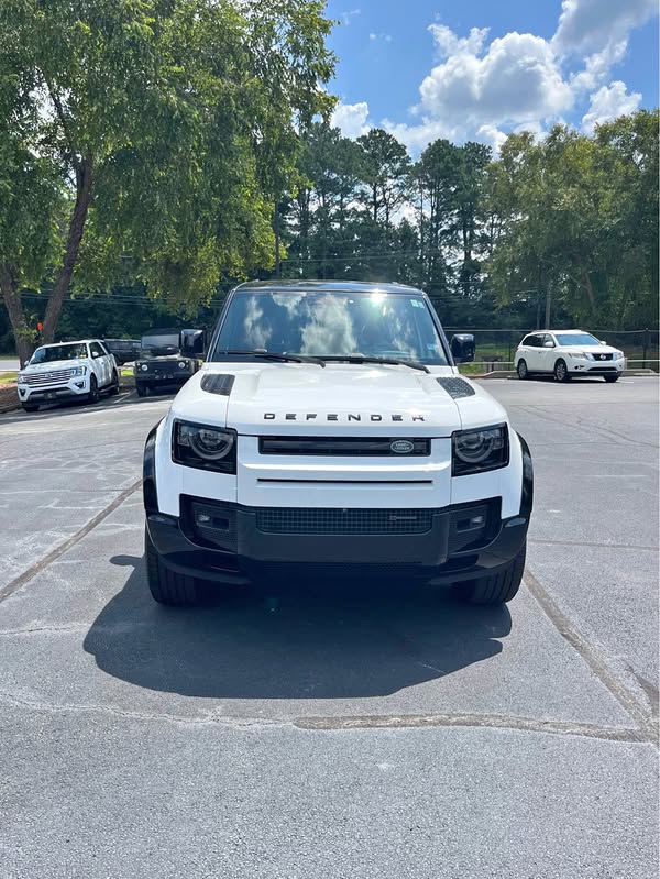 2022 Land Rover Defender 110 - X-Dynamic HSE Sport Utility 4D