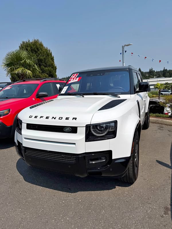 2023 Land Rover Defender 110 - HSE Sport Utility 4D